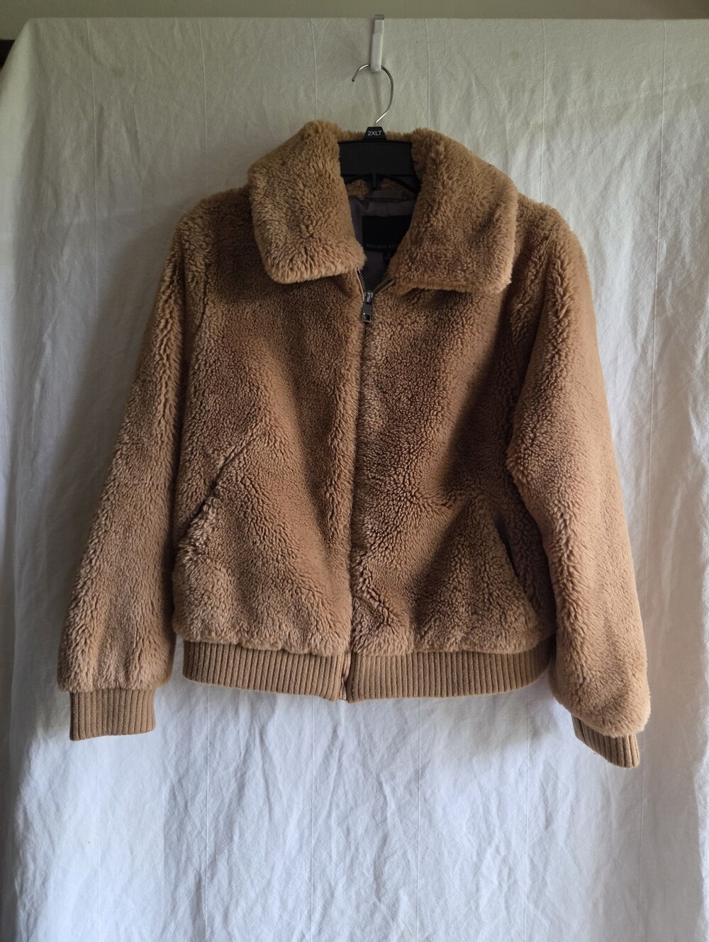 Banana Republic Furry Bomber Jacket Women's Small Tan Cozy Winter Outdoor